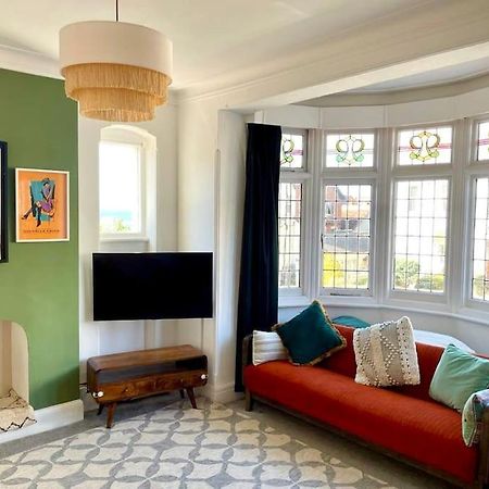 3 Bedroom Spacious Seaside Apartment With Estuary Views 사우스엔드온시 외부 사진